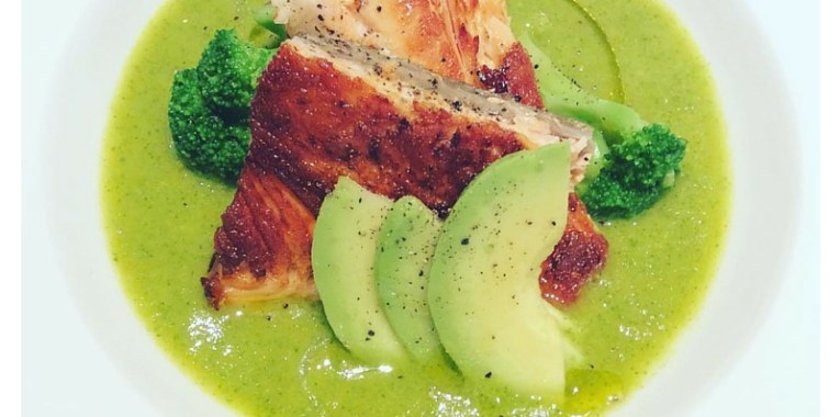 https://nerodiseppiablog.files.wordpress.com/2015/09/zuppa-avocado-broccoli-salmone.jpg