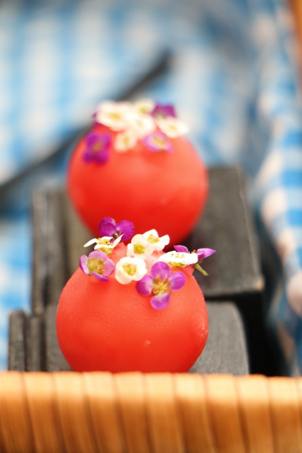 azurmendi appetizer picnic eneko atxa