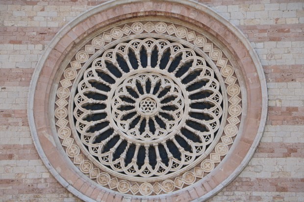 assisi-santa-chiara-rosone